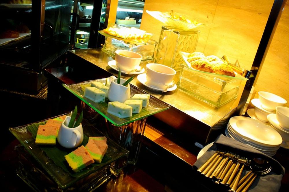 棉兰剑桥酒店 外观 照片