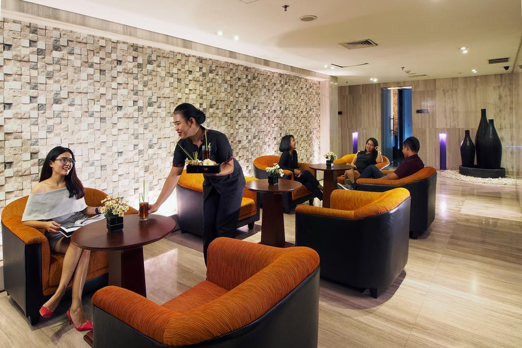 棉兰剑桥酒店 外观 照片